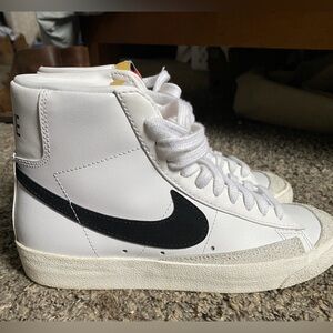 Nike Blazer Mid ‘77